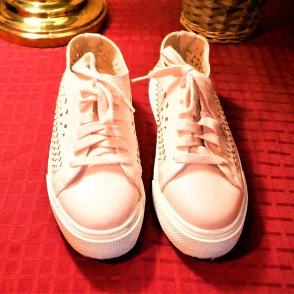 Unique yet Unual  ~~~ BRASH ~~~ SHOES ~ 7.5 ~ Worn Once Brash - Picture 2 of 2